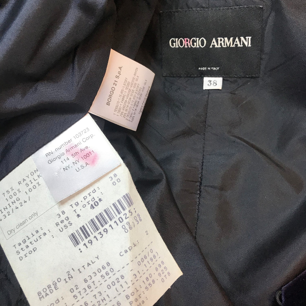 Auc Giorgio Armani Velvet Evening Jacket 2009 - Picture 5 of 9